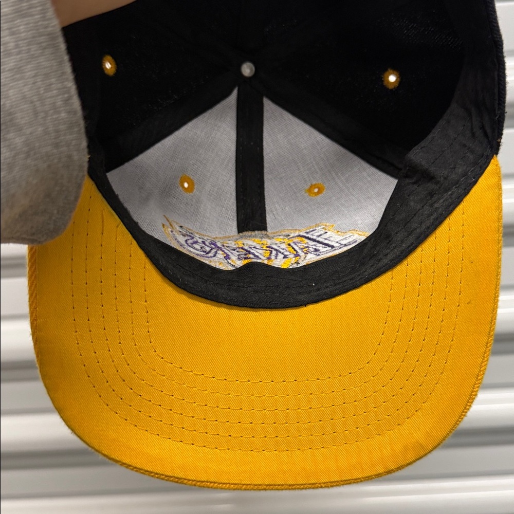 Los Angeles Lakers Black and Yellow Cap - Picture 4 of 5